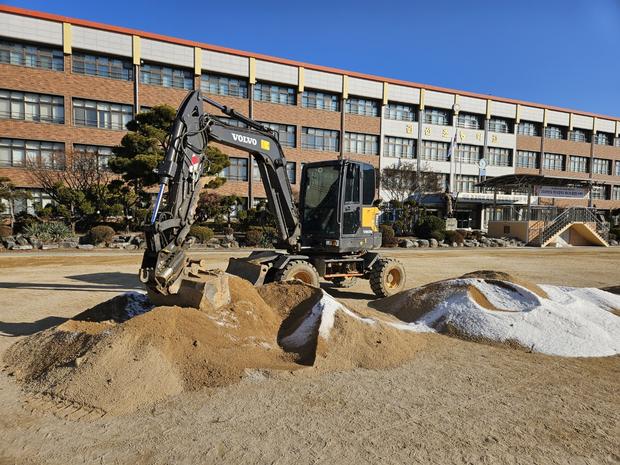 산림고등학교 운동장 모래보충, 전국산업안전 핵심! 안전하고 오랫동안  뛰어난 상태 유지