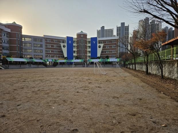 ? 산이면병설유치원 운동장 잡초 제거: 전문 안전 시공으로 건강한 놀이터 만들기 관련 이미지