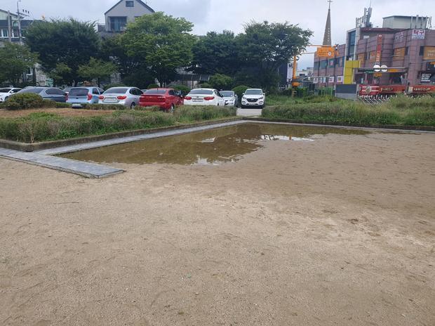 덕진면고등학교 운동장 소금살포, 전국산업안전으로 안전하게 놀 수 있도록!