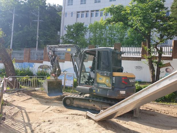 몽탄면고등학교 운동장 모래보충: 학교 건설 안전, 전국산업안전의 필수! 관련 이미지