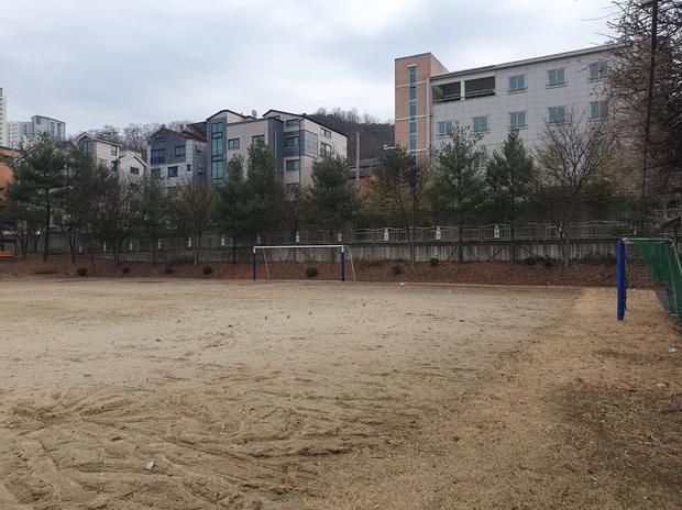 군남면고등학교 운동장 reno: 전국산업안전으로 더욱 안전하고 뛰어난 운동 공간 만드...