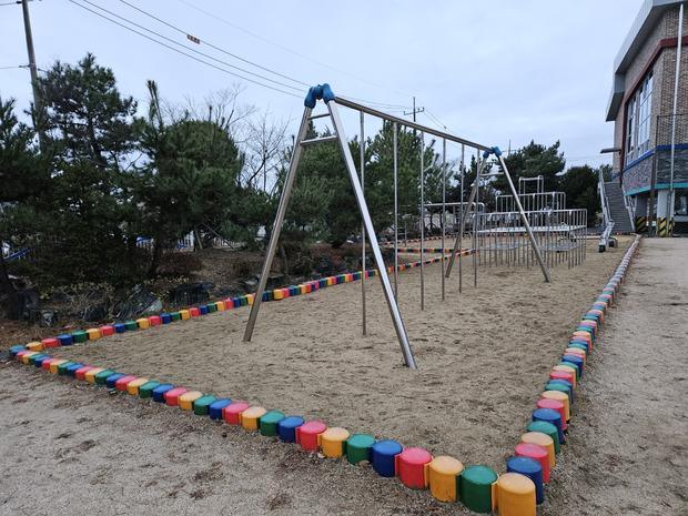 학교 운동장 모래보충, 전국산업안전으로 안전하고 오래도록 쾌적하게!