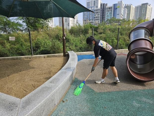 삼서면중학교 운동장 모래보충, 전국산업안전으로 튼튼한 놀이터 만들어봐요!
