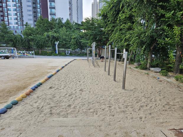 삼서면고등학교 운동장 관리, 전국산업안전으로 걱정 마세요!