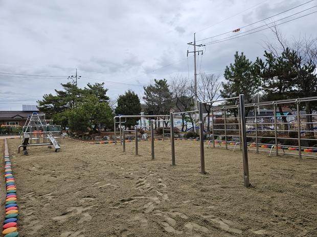 학교 운동장 잡초 제거! 전문 시공으로 안전하고 깨끗한 환경 만들어 줄까요?