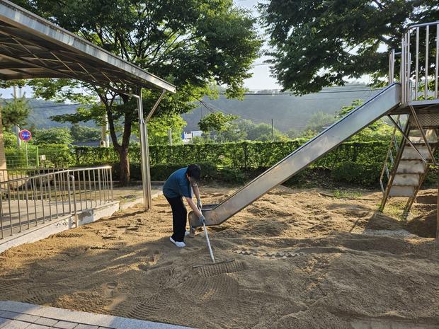 학교 운동장 모래보충, 전국산업안전으로 안전하고 튼튼하게!