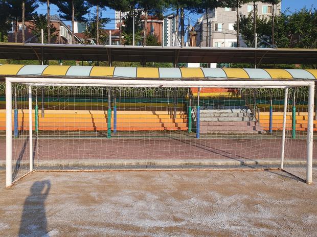 신지면초등학교 운동장 잡초 제거: 전국산업안전으로 안전하고 오랫동안 사용할 수 있는 ...