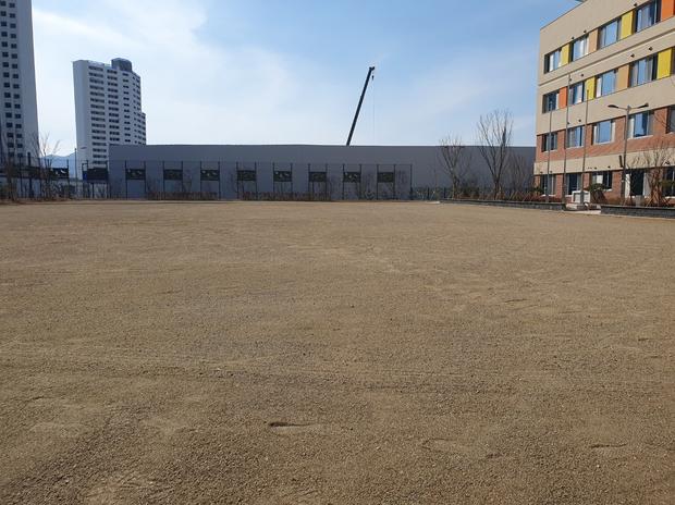 고금면 유치원 운동장 모래 보충: 안전하고 튼튼한 놀이 공간 만들기!