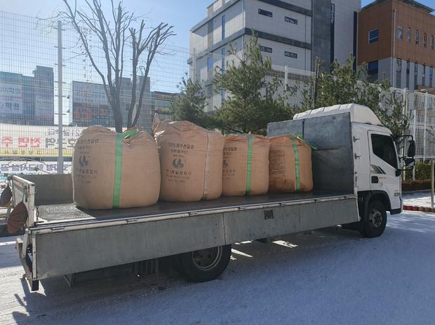 생일면고등학교 운동장 모래보충, 전국산업안전으로  ? 풋살 잔디를 위한 완벽한 방법!