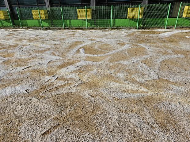 진도읍고등학교 운동장 모래 보충: 전문 시공으로 안전하고 튼튼한 필수!