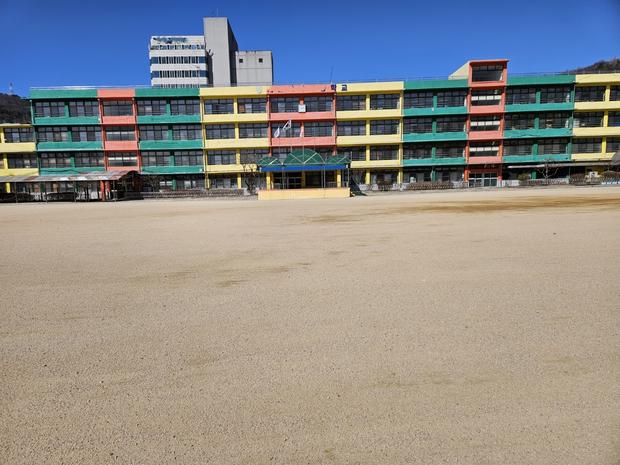 운동장 잡초 제거, 안전 & 효과적인 방법! ?? 관련 이미지