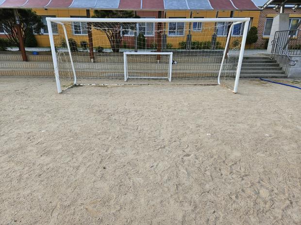 조도면중학교 운동장, 안전하고 멋지게 관리하세요! 전문 시공으로 완벽한 결과!