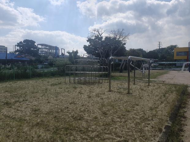 운동장 관리 전문가, 학교 시설 안전 & 유지보수: 지도읍선도출장소 병설유치원 운동장 관리