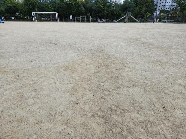 압해읍초등학교 운동장, 전국산업안전 certified! 안전하고 건강한 놀이 공간 만...