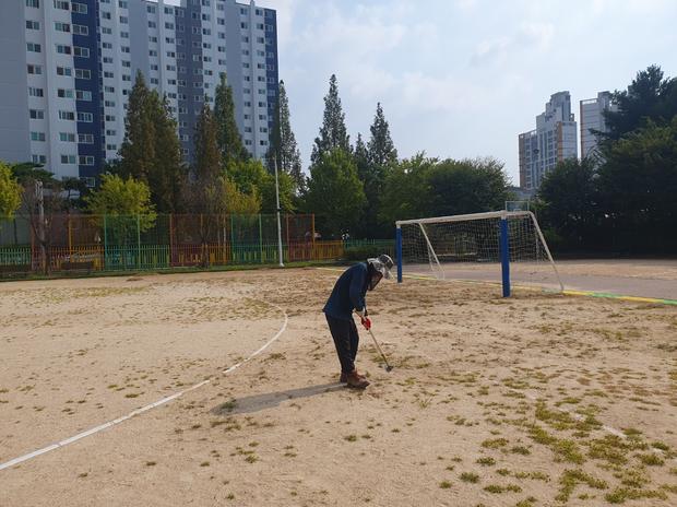 학교 운동장 모래 보충, 안전 확보는 전국산업안전! 증도면유치원운동장 예시