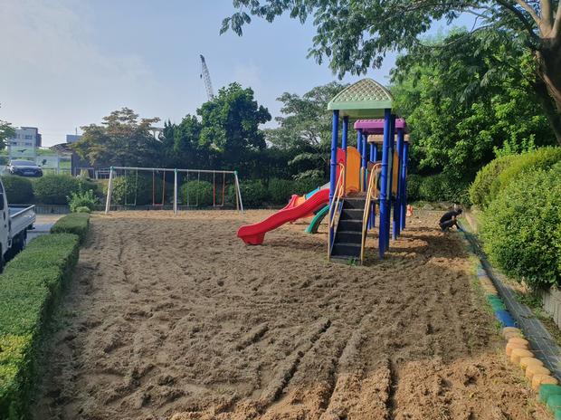 학교 운동장 모래보충, 안전 & 효율성까지! 전문 시공으로 걱정 끝!