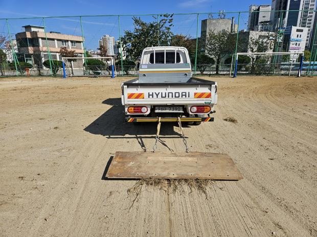 자은면중학교 운동장, 안전과 신뢰를 담아 유지보수! 관련 이미지