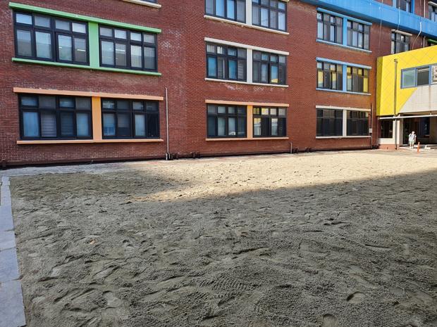 학교 운동장 모래보충, 전국산업안전으로 안정적인 활동! 관련 이미지