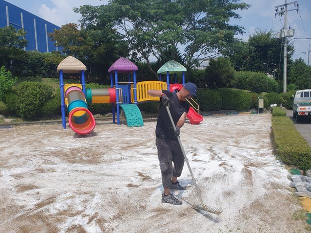 도초면 어린이집 운동장 모래보충 | 전국산업안전, 믿음직한 시공, 안전한 놀이터