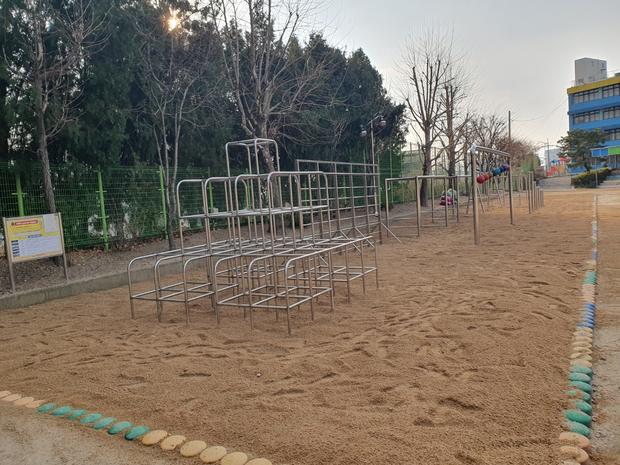 학교 운동장 모래보충! 전문 시공, 안전 & 품질까지 ?