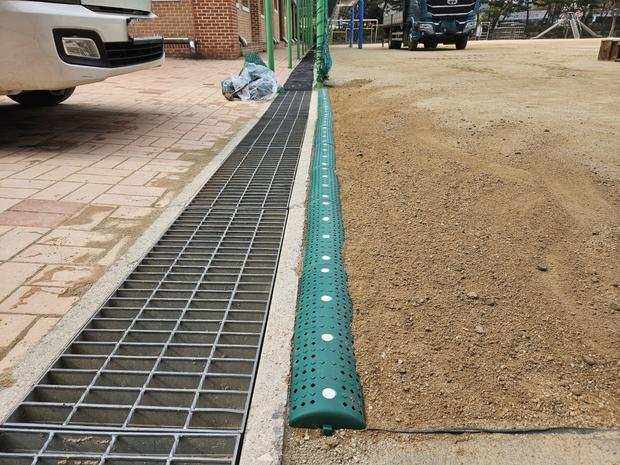 학교 운동장 흑산면 가거도 출장소, 안전하게 유지보수하는 방법