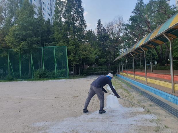 학교 운동장 모래보충, 전문 흑산면가거도출장소 안전 확보!