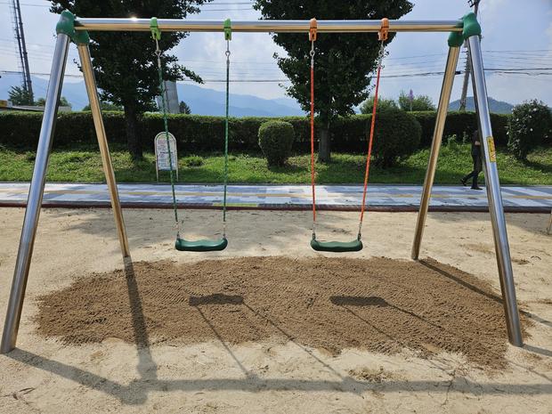 학교 운동장 관리, 전국산업안전 ?  흑산면대둔도출장소 병설유치원 ?