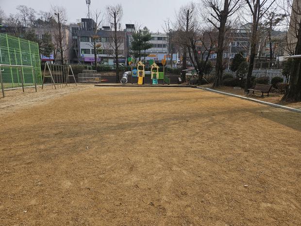 하의면초등학교 운동장 모래 보충: 전문 시공으로 튼튼한 놀이터 만들기!