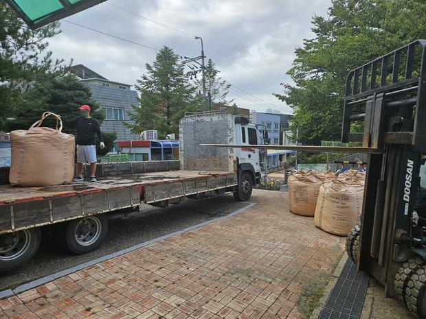 전주 초등학교 운동장, 탁월한 마사토관리로 건강한 활력 증진!