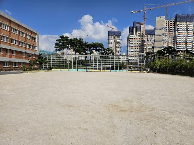 부안군 중학교 운동장 전문 관리:  단순히 "잘 되돌려주면 돼"는 생각은 아닙니다! 관련 이미지