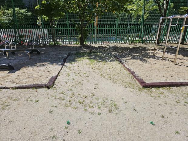 과천중학교 운동장 천일염 방지, 케이스터디움으로 막아야 할 위험! 관련 이미지