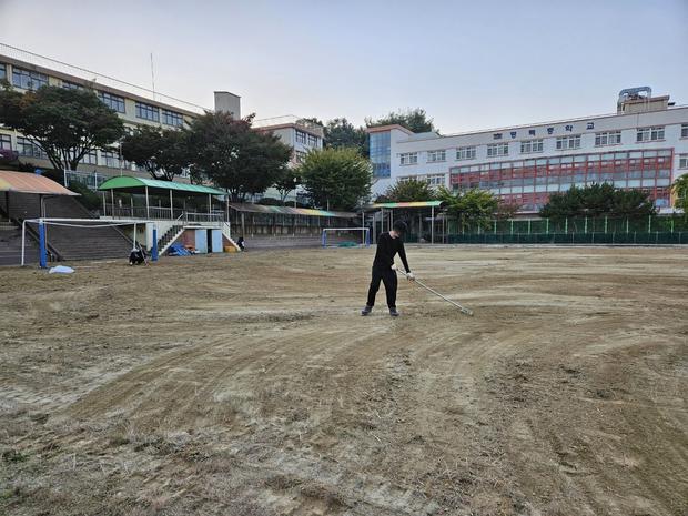 가평중학교 운동장 제초, ? 케이스터디움으로 완벽하게! ?️ 관련 이미지