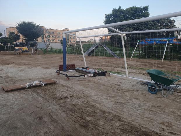가평중학교 운동장 잡초 제거, 전문 시공으로 완벽한 깨끗함! 관련 이미지