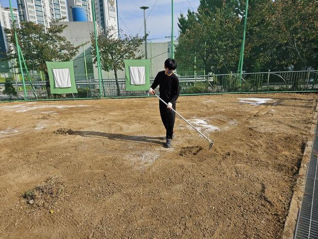 광명초등학교 운동장 마사토 충진 공사, 전문 시공으로 깨끗하고 안전한 놀이 환경 확보! 관련 이미지
