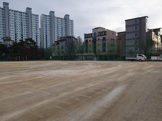 양구초등학교 운동장 표면 정비, 케이스터디움으로 꿈꿔야 할 완벽한 놀이터 만들기! 관련 이미지