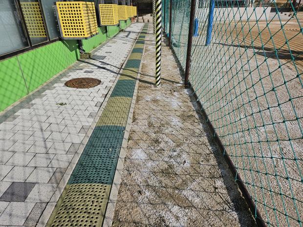 파주중학교 운동장 제초작업, 케이스터디움 전문가를 신뢰하세요! 관련 이미지