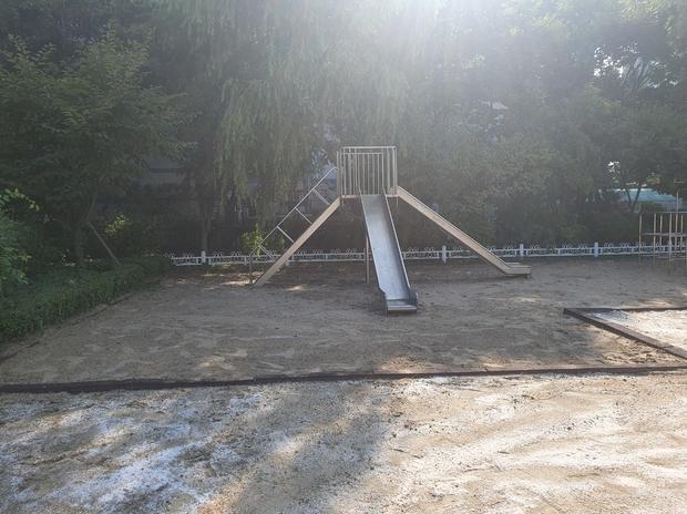 화성중학교 운동장 제초, 케이스터디움으로 깨끗하고 안전한 교육 환경 만들어보세요! 관련 이미지