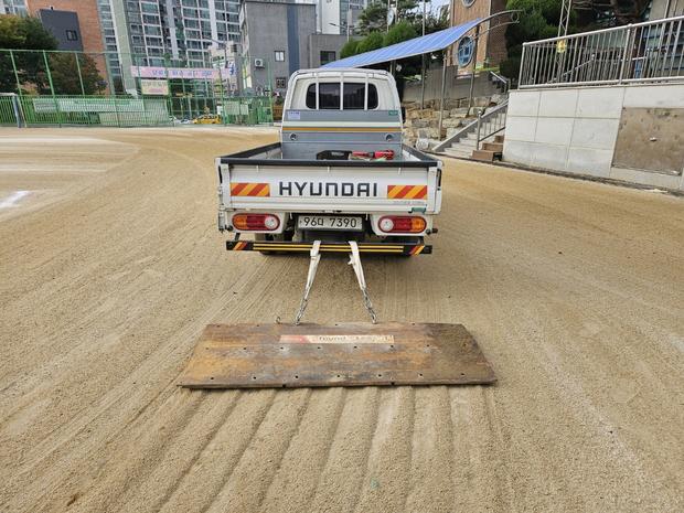 화성고등학교 운동장 마사토 보충 작업, 전문 케이스터디움으로 안전하고 최상의 결과! 관련 이미지