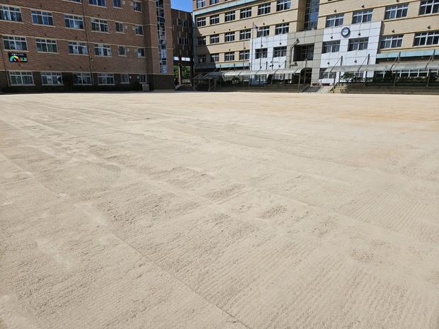 영광중학교 운동장 표면 정비, 케이스터디움으로 탁월한 기술로 완벽하게! 관련 이미지