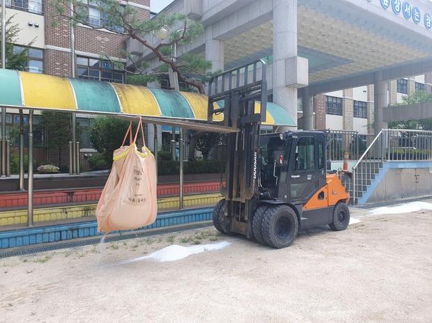 조천읍초등학교 운동장 라인 포인트 제거, 전문 케이스터디움으로 걱정 끝! 관련 이미지