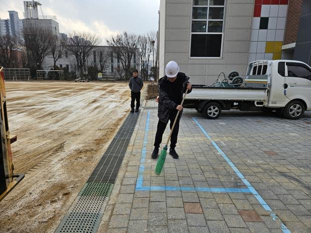 대정읍 어린이집 운동장 바브켓 작업 | 학교 시설관리 전문가 케이스터디움 관련 이미지