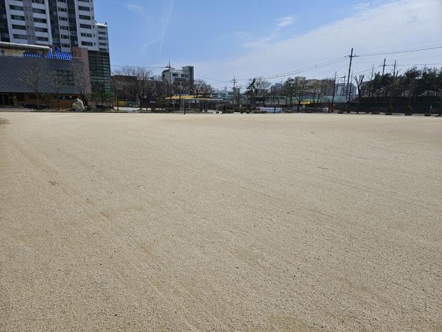 포천중학교 운동장 마사토보충, 전문 시공으로 혁신적인 교육 환경 완성! 관련 이미지