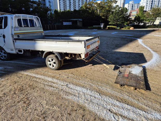 보령고등학교 운동장 롤러 작업, 케이스터디움이 제공하는 완벽한 전문 서비스! 관련 이미지