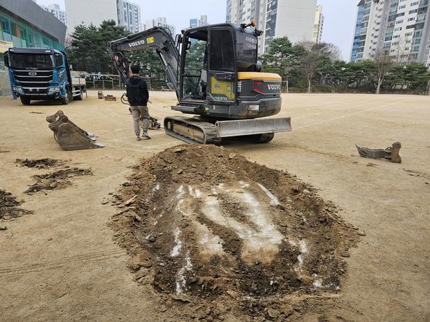 전남어린이집 운동장 잔돌 제거, 케이스터디움으로 완벽한 서비스! 관련 이미지