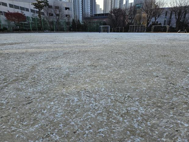 장수중학교 운동장 표면 정비, 케이스터디움으로 막대한 부담 줄이기!
