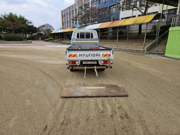 거제중학교 운동장 마사토 충진공사, 혁신적인 시공으로 꿈을 현실로! 관련 이미지