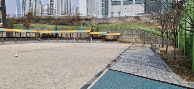 칠곡중학교 운동장 마사토 보충, 안전하고 튼튼한 놀이터 만들어줄 케이스터디움!