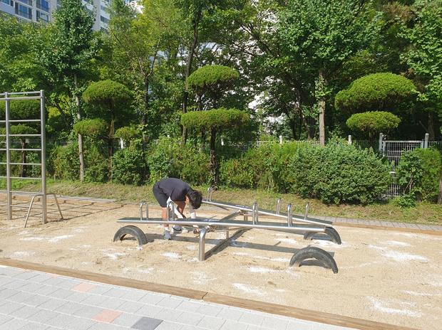 애월읍초등학교 운동장 라인 포인트 제거, 전문 시공으로 깨끗하고 안전한 공간 만들어보세요!