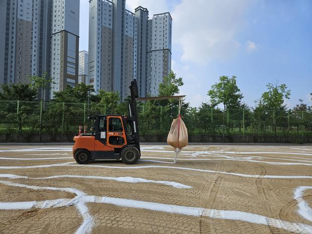 경산중학교 운동장 마사토 충진공사 | 전문 시공으로 혁신적인 운동장 만들어보세요