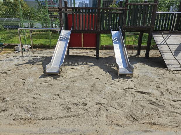 전북초등학교 운동장 평탄화, 케이스터디움이 전략적인 시공으로 깨끗하고 안전한 놀이터를... 관련 이미지